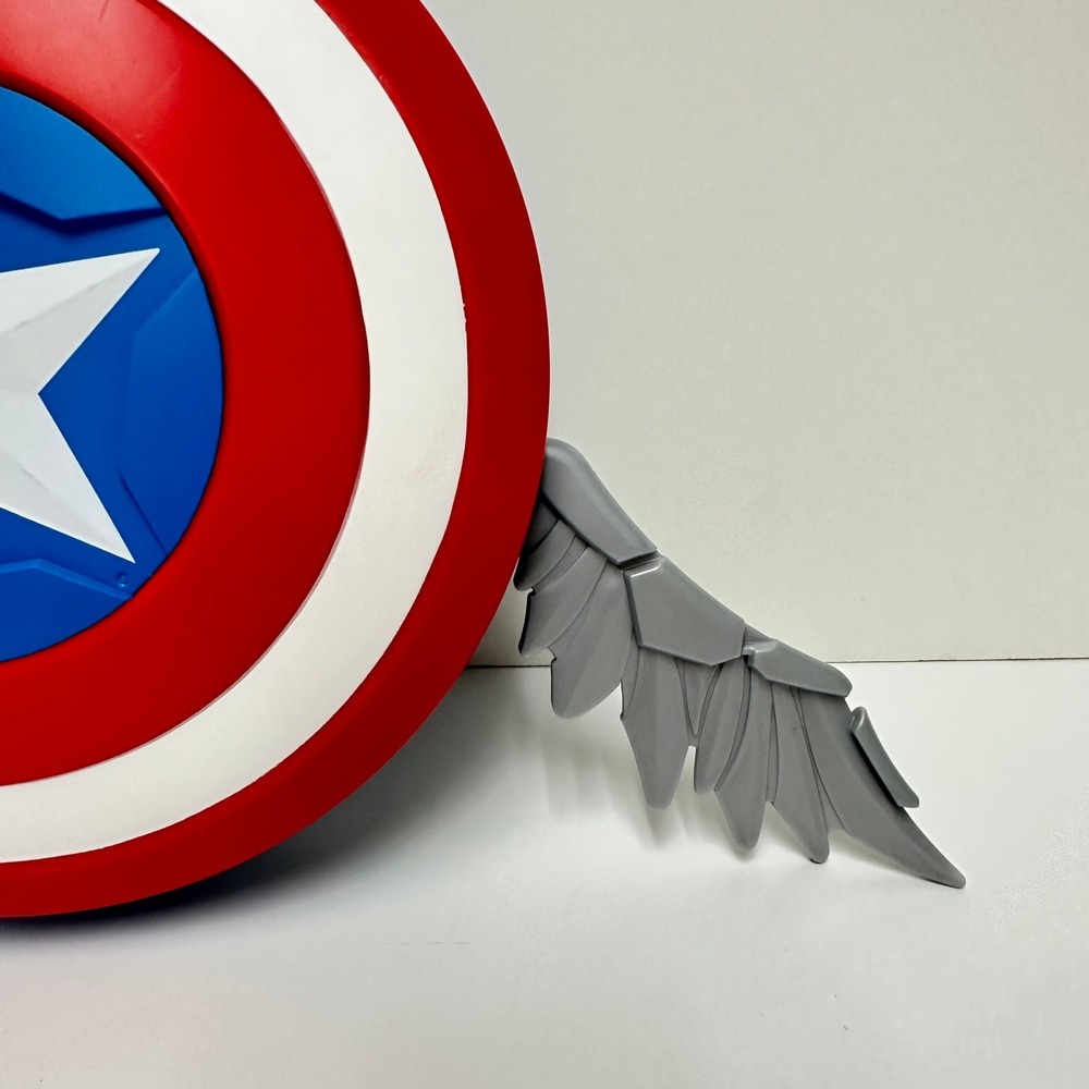 Hasbro Marvel Captain America Sam Wilson Shield Wings Toy F9302 2023 Red Blue - Picture 3 of 9